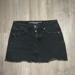 American Eagle Black skirt sz 8